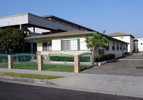 12609 Eucalyptus Ave in Hawthorne, CA - Building Photo