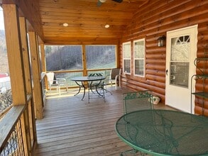 289 Fred Holcombe Rd in Mars Hill, NC - Building Photo - Building Photo