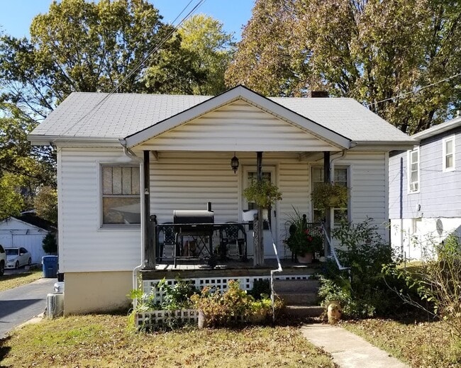 property at 2929 Endicott Ave