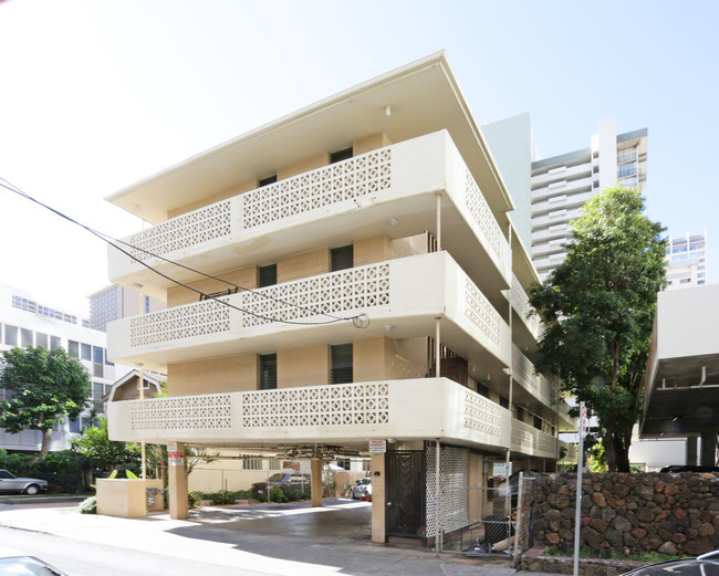 2437 Tusitala St in Honolulu, HI - Building Photo - Building Photo