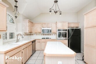 706 Engleside Dr in Arlington, TX - Building Photo - Building Photo