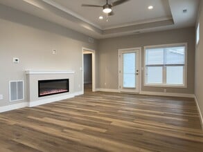 The Legends | Specials Available | New Houses For Rent in Champaign, IL - Foto de edificio - Building Photo