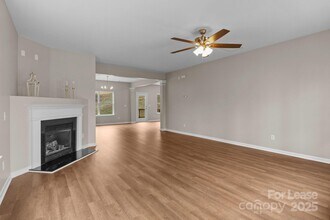 302 Flanders Dr in Mooresville, NC - Building Photo - Building Photo