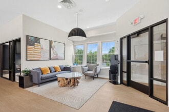 ReNew Poplar Creek in Hoffman Estates, IL - Building Photo - Building Photo