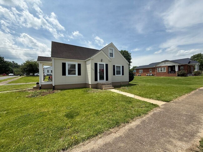 1200 Burgie St in Elizabethton, TN - Building Photo - Building Photo
