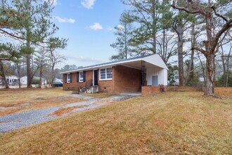 1445 Thelbert Dr in Fayetteville, NC - Building Photo - Building Photo
