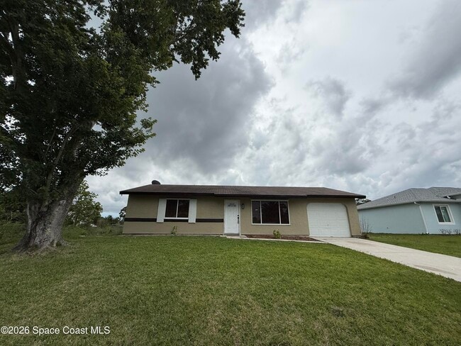 1490 Van Buren Ave SE in Palm Bay, FL - Building Photo - Building Photo