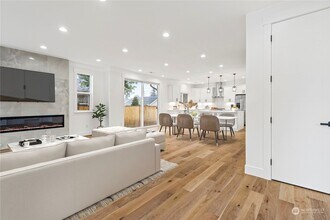 915 6th St SE in Auburn, WA - Building Photo - Building Photo