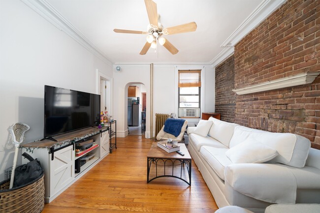 702 Bloomfield St in Hoboken, NJ - Building Photo - Building Photo