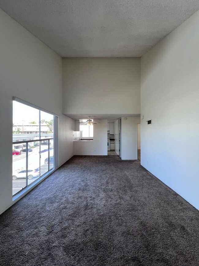 1122 Eureka St in San Diego, CA - Building Photo - Building Photo