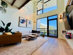 803 54th St in Pittsburgh, PA - Foto de edificio - Building Photo