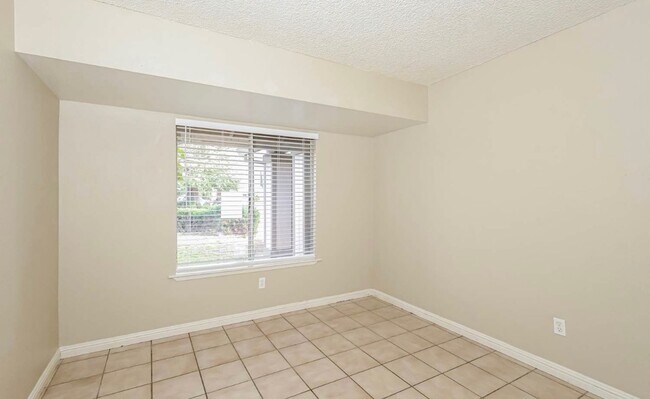 8146 Cottonmill Cir in Sacramento, CA - Building Photo - Building Photo