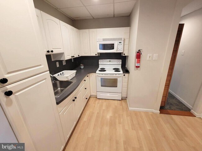 80 N Hanover St-Unit -2 in Pottstown, PA - Building Photo - Building Photo