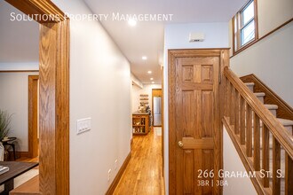 266 Graham Ave S in Hamilton, ON - Building Photo - Building Photo