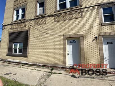130 E 13th Ave in Gary, IN - Foto de edificio