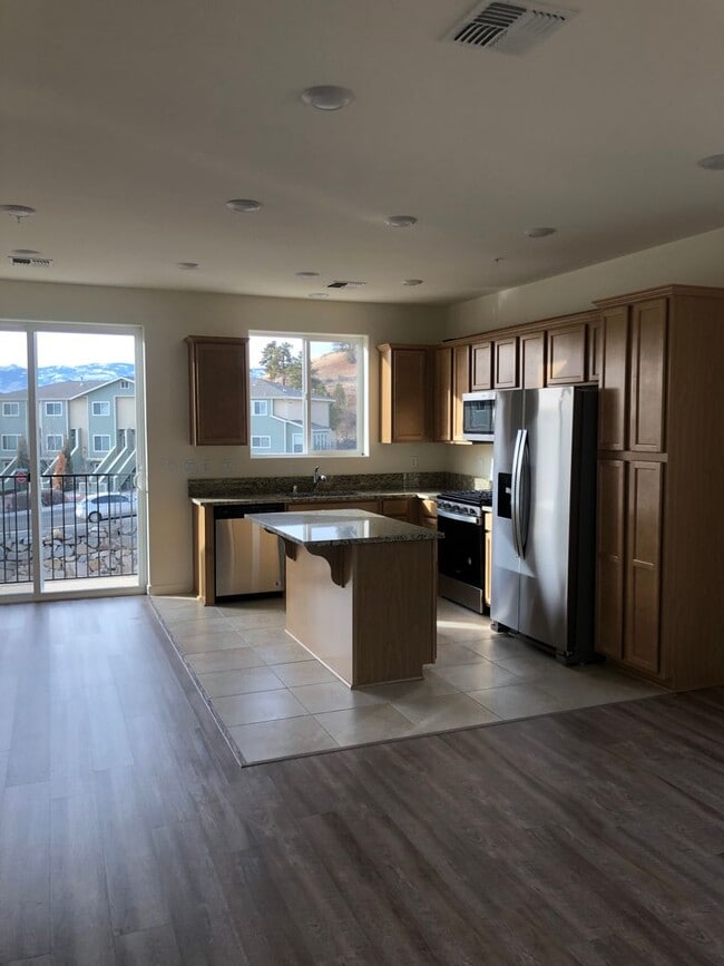 4995 Ronald Stephen Cir in Reno, NV - Building Photo - Building Photo