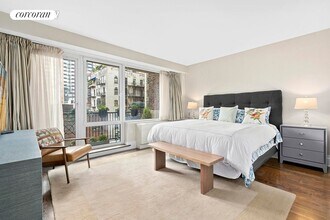 732 W End Ave in New York, NY - Building Photo - Building Photo