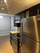 7420 Bathurst St in Vaughan, ON - Building Photo - Building Photo