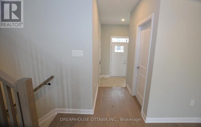 326 Gisborne Pl in Ottawa, ON - Building Photo - Building Photo