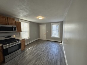5 Falcon St, Unit 2 in Boston, MA - Building Photo - Building Photo