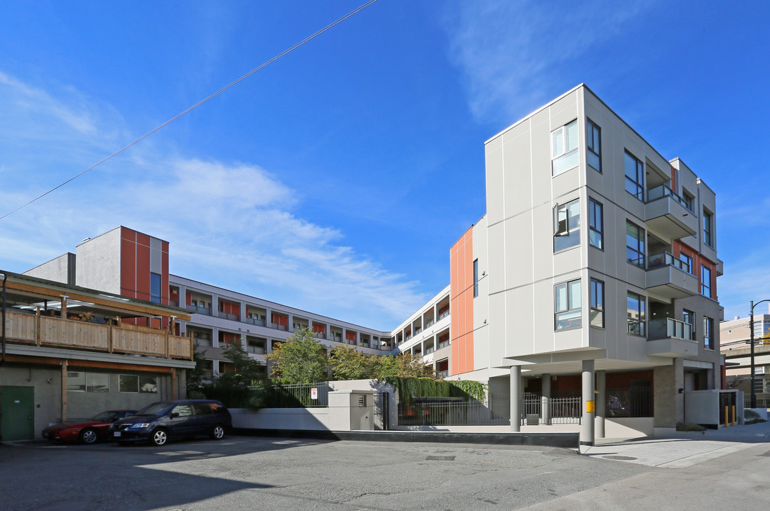 Mercer Apartments in Vancouver, BC - Building Photo