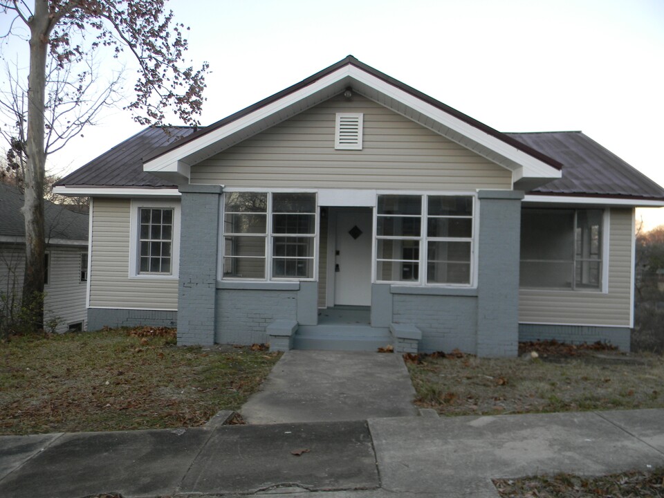 1402 21st St N in Birmingham, AL - Building Photo