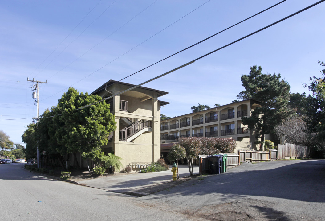 Villa Pines in Pacific Grove, CA - Building Photo