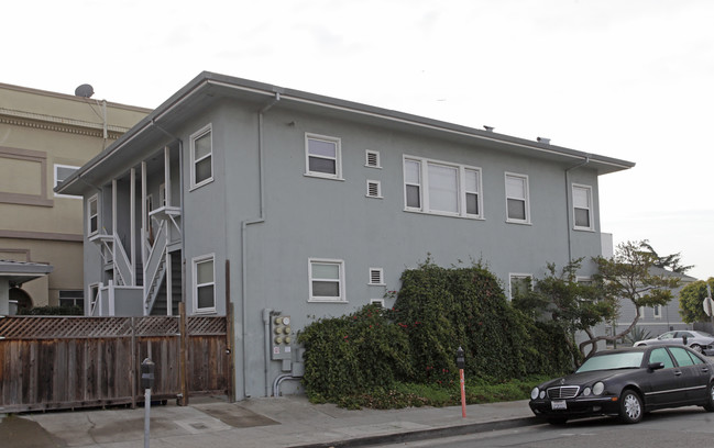 2301 Alameda Ave in Alameda, CA - Building Photo - Building Photo