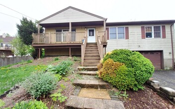 9 Willard Pl in Monroe, NY - Building Photo - Building Photo