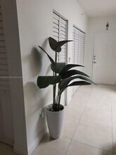5099 NW 7th St in Miami, FL - Building Photo - Building Photo