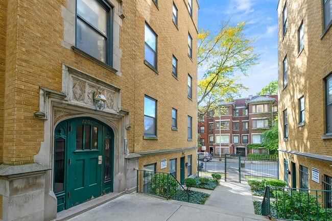 7207 S Yates Blvd in Chicago, IL - Building Photo - Building Photo