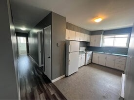 34 Verdun St in Moncton, NB - Building Photo