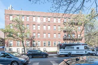 1384 Carroll St in Brooklyn, NY - Foto de edificio - Building Photo