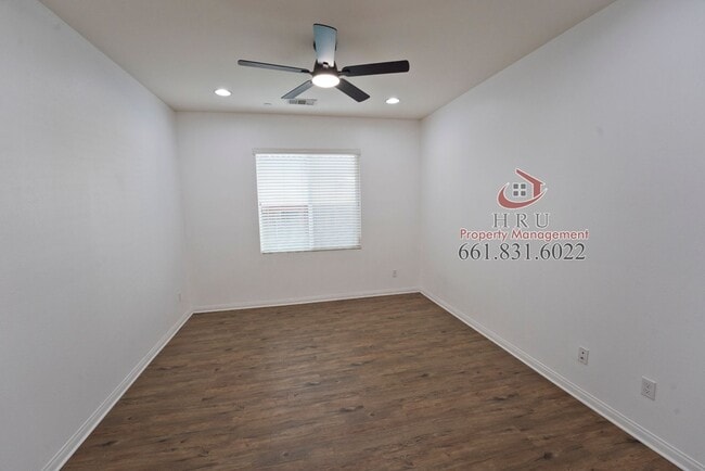 10413 Sirretta Peak Pl in Bakersfield, CA - Building Photo - Building Photo