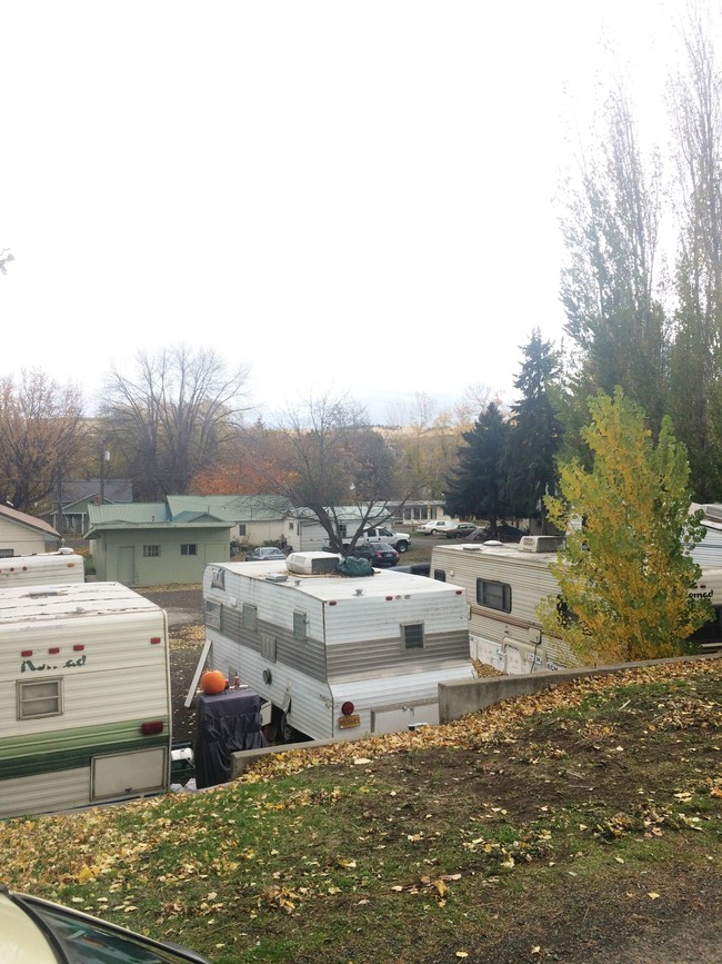 Suzi's Market and RV Park in Weston, OR - Foto de edificio - Building Photo