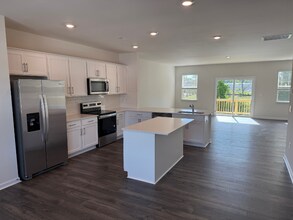703 Lucky Clover Wy in Fuquay Varina, NC - Building Photo - Building Photo