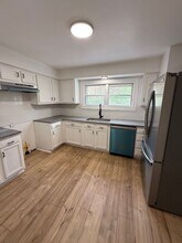 2219 Manor Ave in Pittsburgh, PA - Building Photo - Building Photo