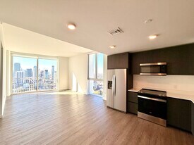 114 NE 22nd St, Unit A72 in Miami, FL - Building Photo