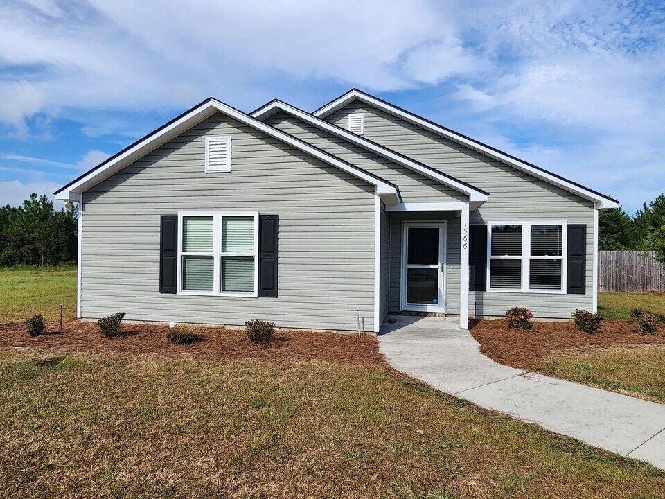 1566 San Bernardino Way in Valdosta, GA - Building Photo
