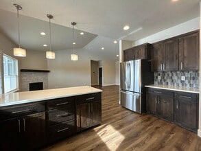 4946 SW Zenith Ave in Redmond, OR - Building Photo - Building Photo