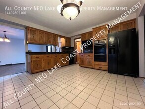 9953 Shady Ln in Brooklyn, OH - Building Photo - Building Photo