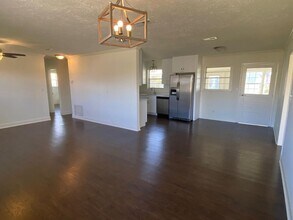 2338 E 17th St in Panama City, FL - Building Photo - Building Photo