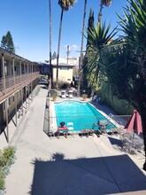 Hortense Villa Apartments in North Hollywood, CA - Foto de edificio - Building Photo