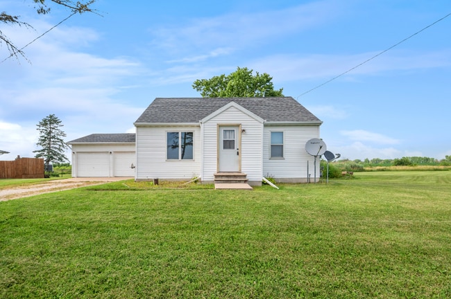 4111 Luxemburg Rd in New Franken, WI - Building Photo - Building Photo