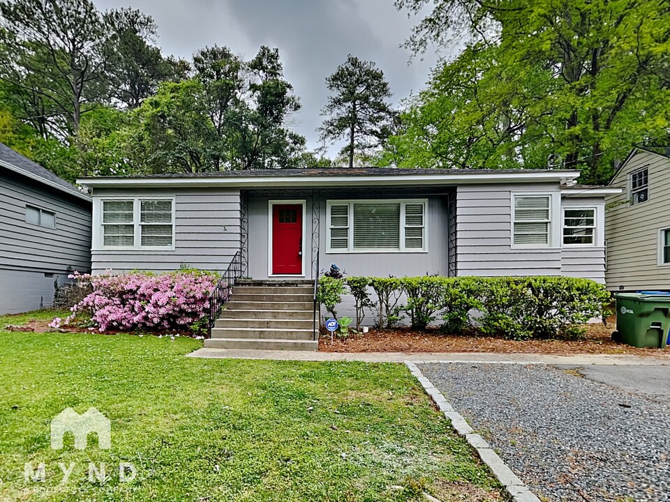 984 Lindbergh Dr NE in Atlanta, GA - Building Photo