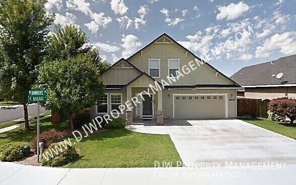 3669 N Hawkins Ave in Meridian, ID - Building Photo
