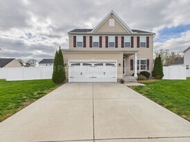 555 Oliver Wy in Newport News, VA - Building Photo