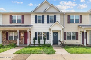 9005 Banister Loop in Jacksonville, NC - Building Photo