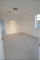 2311 NW 14th St in Miami, FL - Building Photo