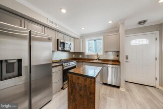 1015 First St in Alexandria, VA - Building Photo - Building Photo